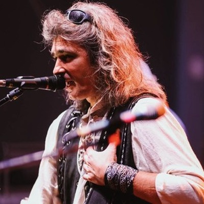 Dacian  Ravi 